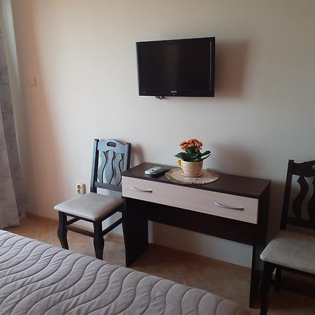 Family Hotel Emilia Sozopol Exterior photo