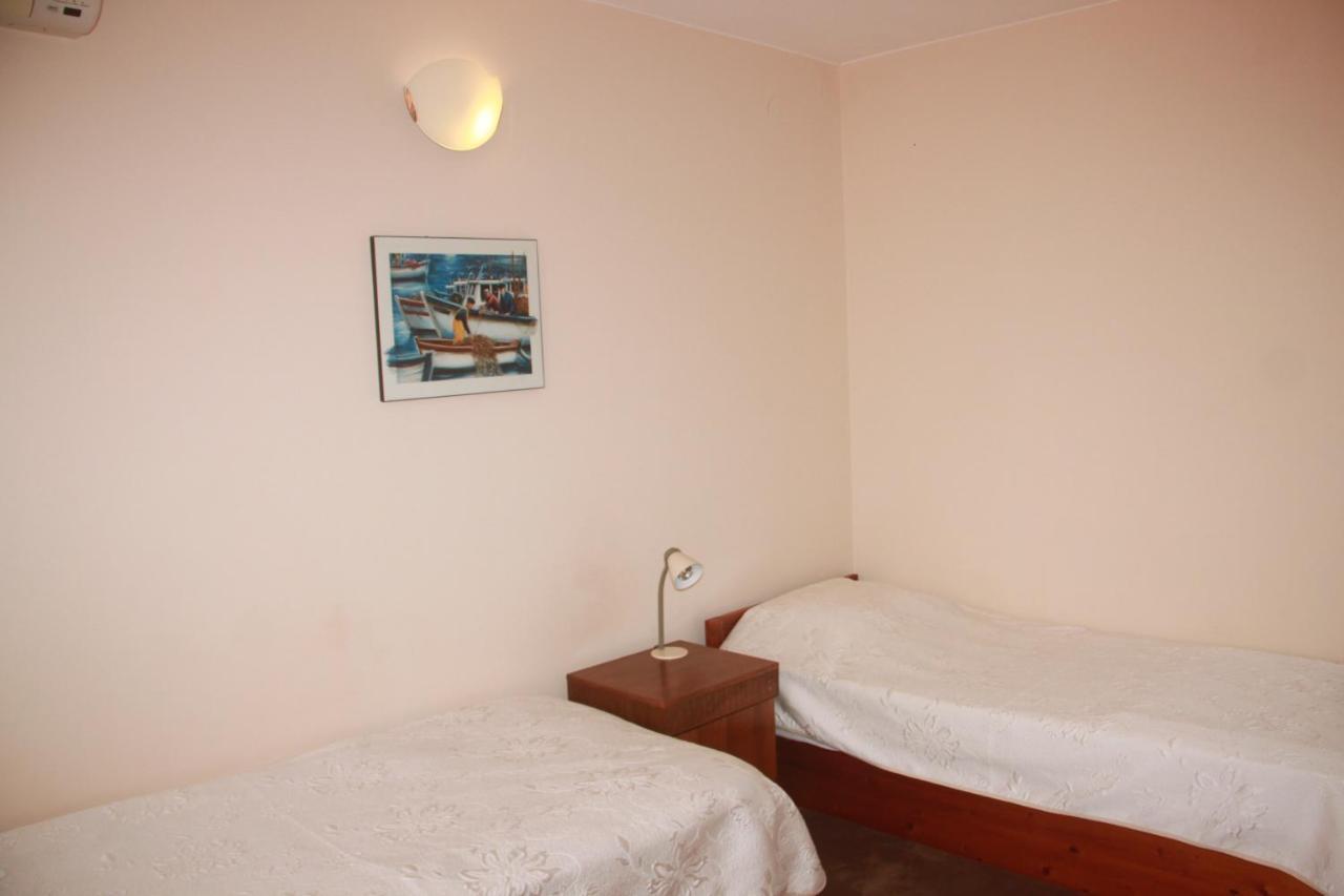 Family Hotel Emilia Sozopol Exterior photo
