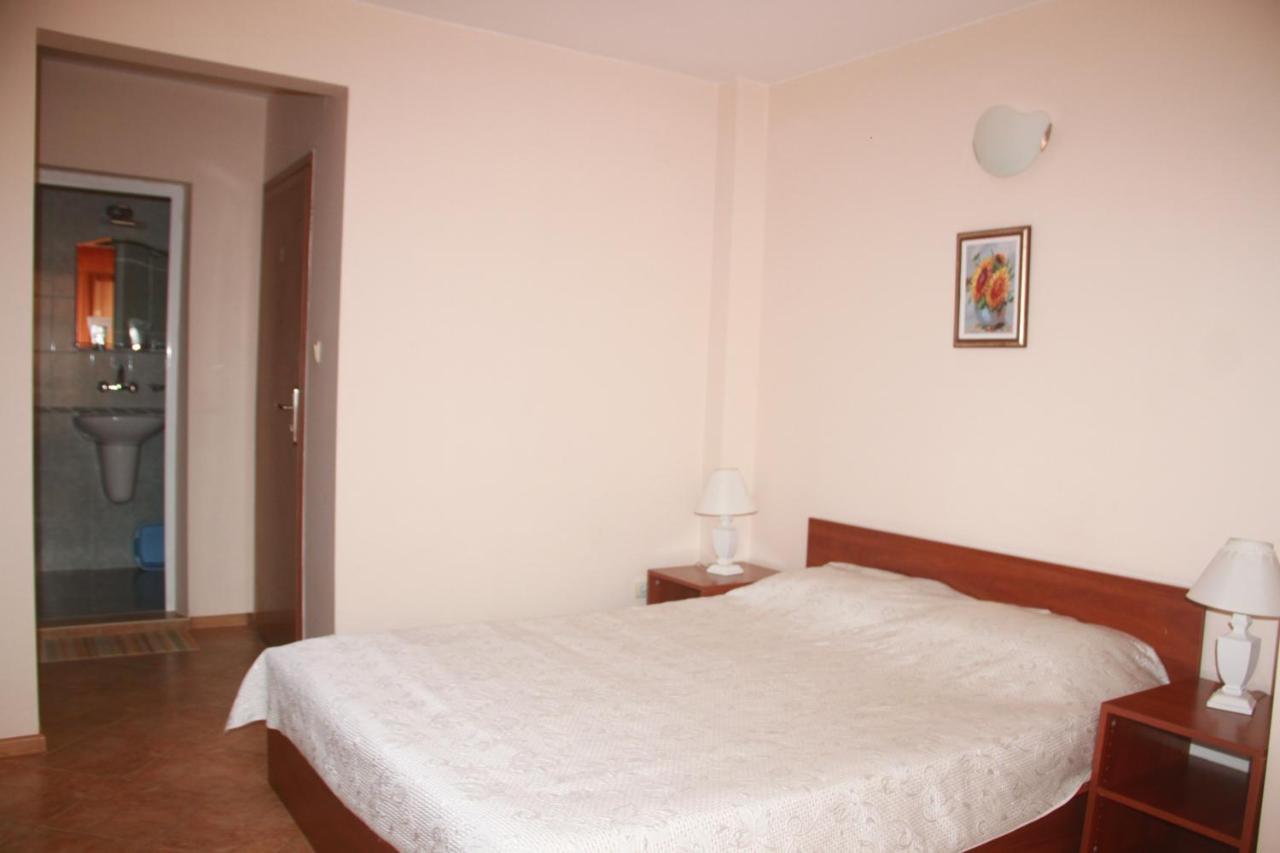 Family Hotel Emilia Sozopol Exterior photo