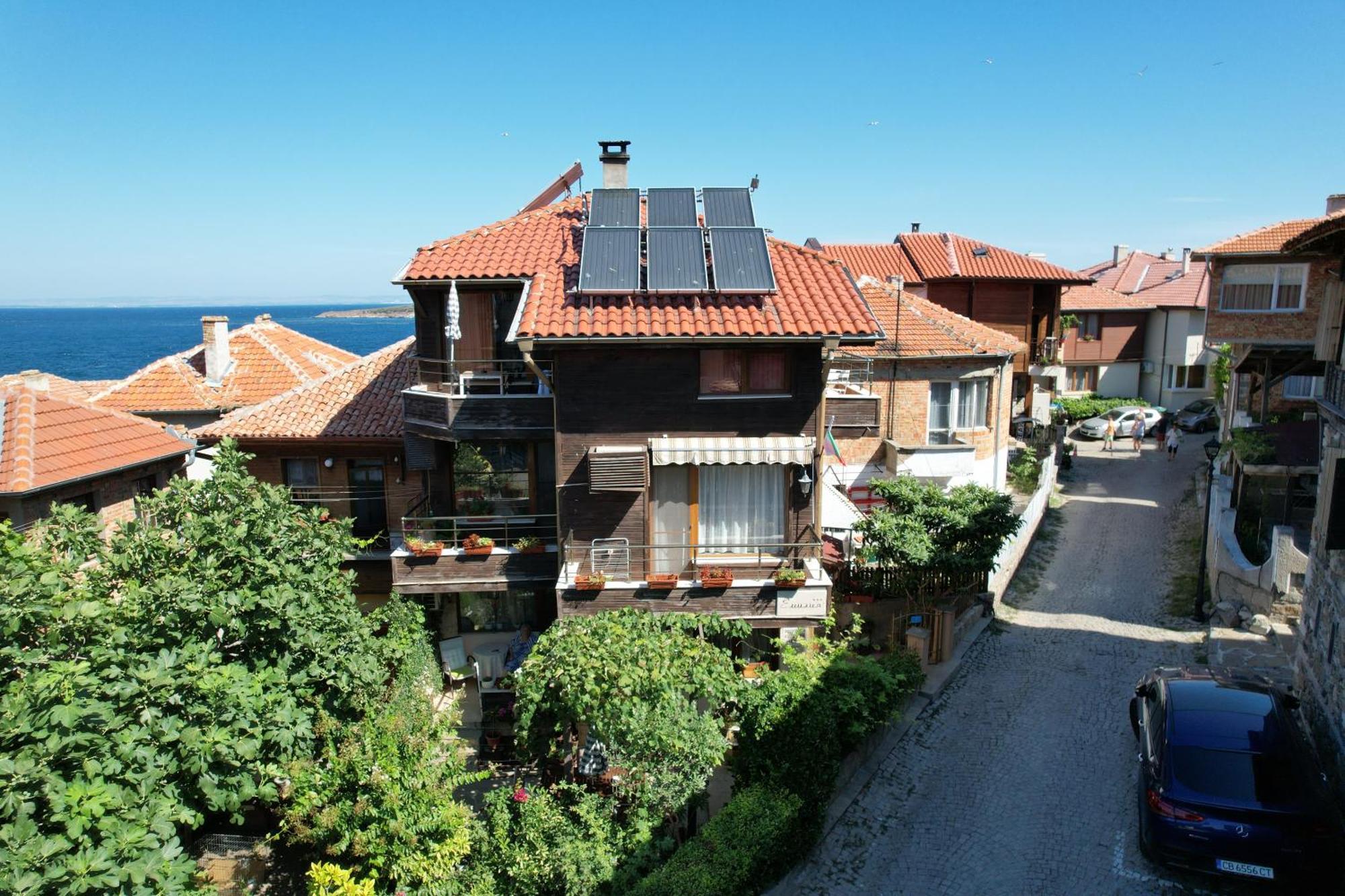 Family Hotel Emilia Sozopol Exterior photo