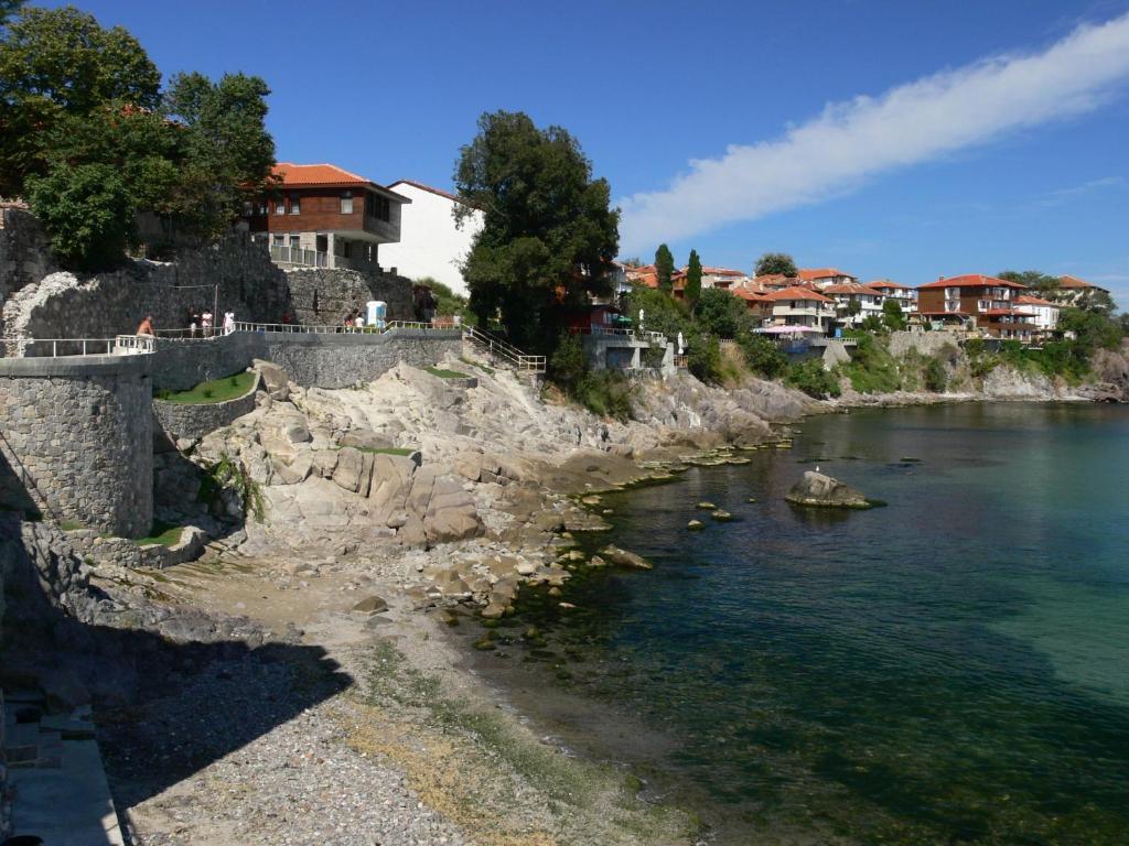 Family Hotel Emilia Sozopol Exterior photo